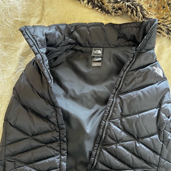NORTH FACE DOWN VEST - Picture 7 of 12